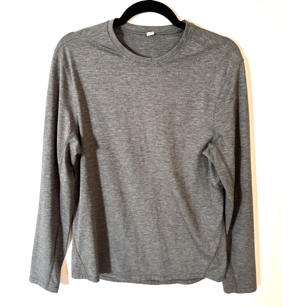 LULULEMON Gray Long Sleeve Crewneck Tee 
Size Small